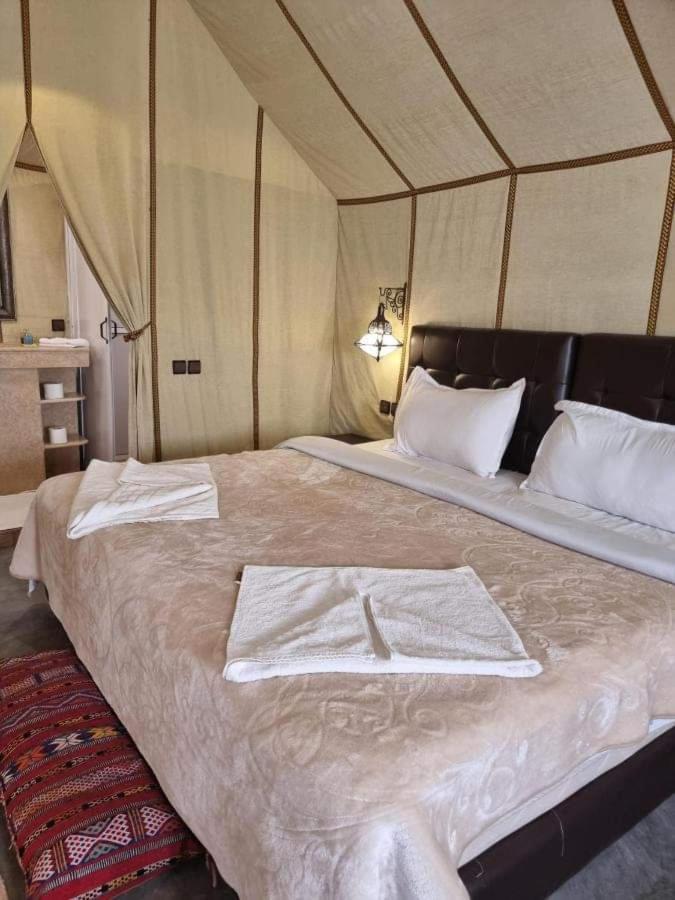 Отель Blue Sky Luxury Camp Мерзуга Экстерьер фото