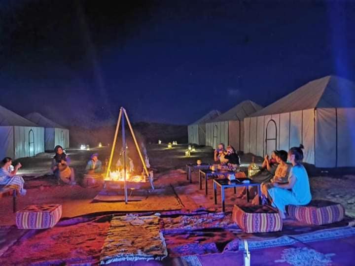 Отель Blue Sky Luxury Camp Мерзуга Экстерьер фото